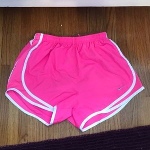 💥2 for $17💥 Nike Neon Pink gym shorts Small
